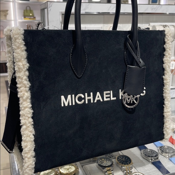 MICHAEL KORS Mirella Medium Suede and Faux Shearling Tote Bag
Black
NWT - Picture 2 of 15